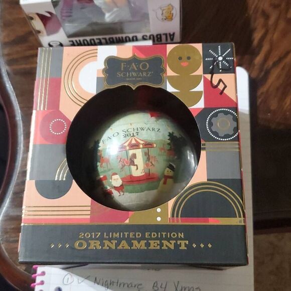 NEW VINTAGE COLLECTIBLE FAO SCHWARTZ HOLIDAY 2017 ORNAMENT - Picture 4 of 4